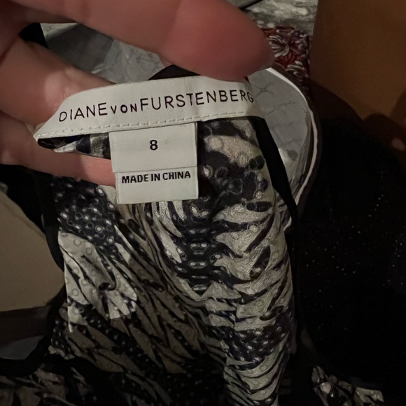 Diane Von Furstenberg DVF Sz 8 Shany Panther Jumpsuit 100% Silk Abstract - Picture 3 of 6